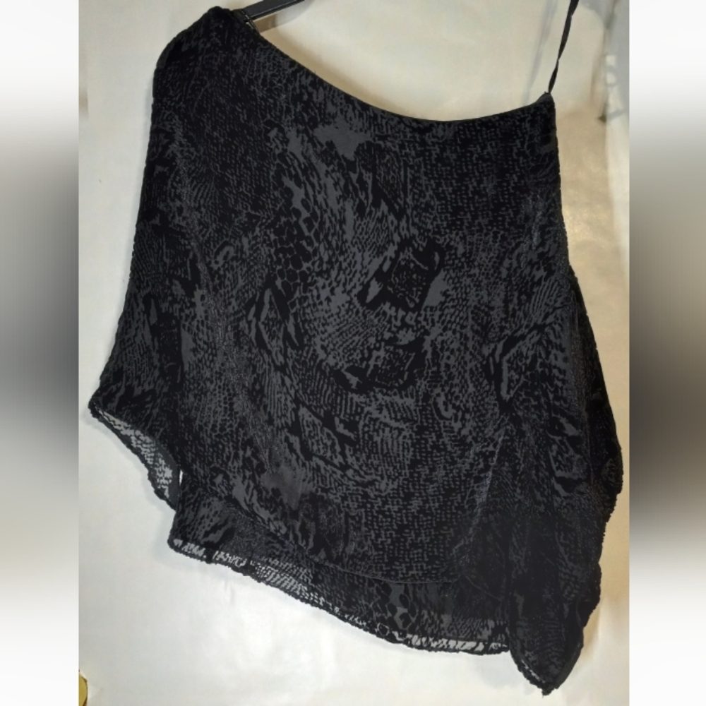 ⏰️Black Velvet Burnout Top NWT